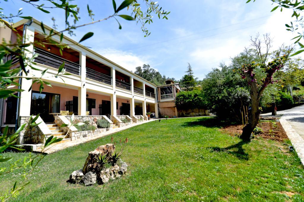 Medusa Lux Apartments Liapades Esterno foto